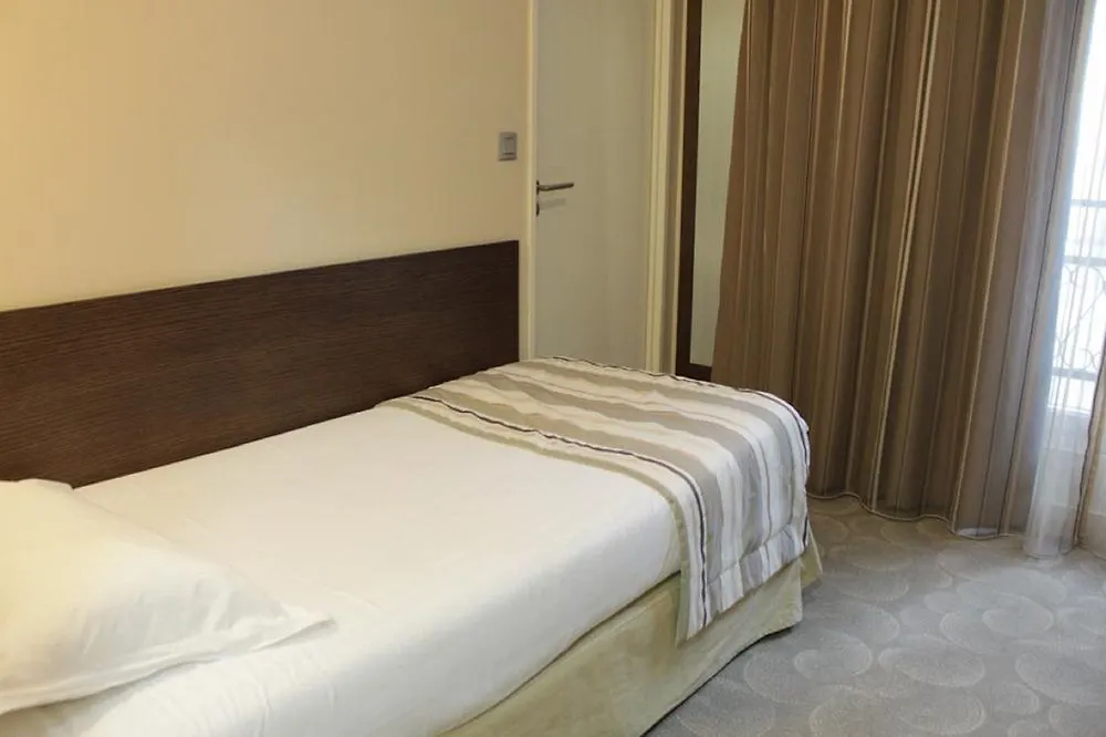 Le Grand De Normandie Hotell 4*